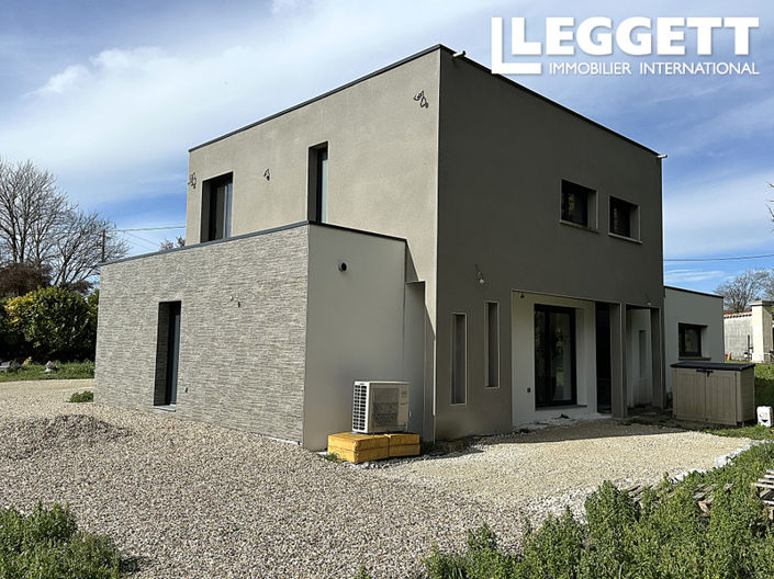 Image No.10-4 Bed House for sale