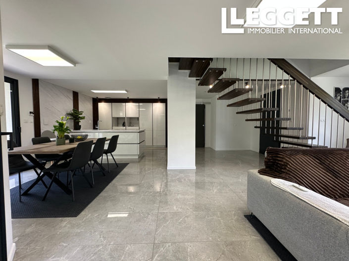 Image No.4-4 Bed House for sale