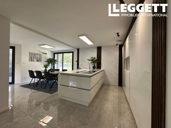 Image No.7-4 Bed House for sale