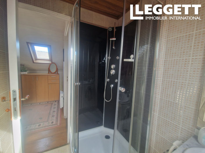 Image No.10-3 Bed House for sale