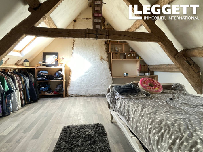 Image No.6-6 Bed House for sale