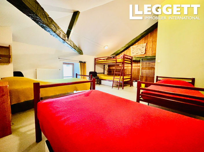 Image No.10-6 Bed House for sale