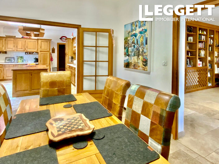 Image No.6-7 Bed House for sale