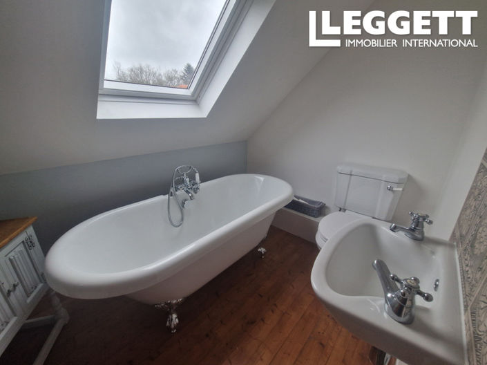 Image No.10-2 Bed House for sale