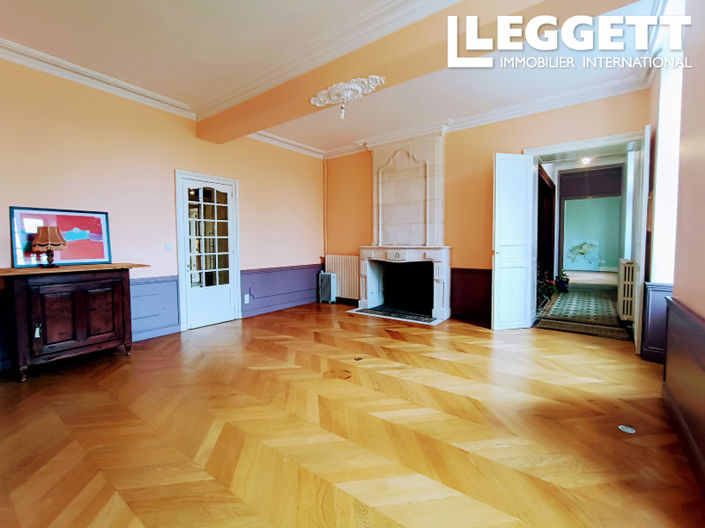 Image No.7-4 Bed Chateaux for sale