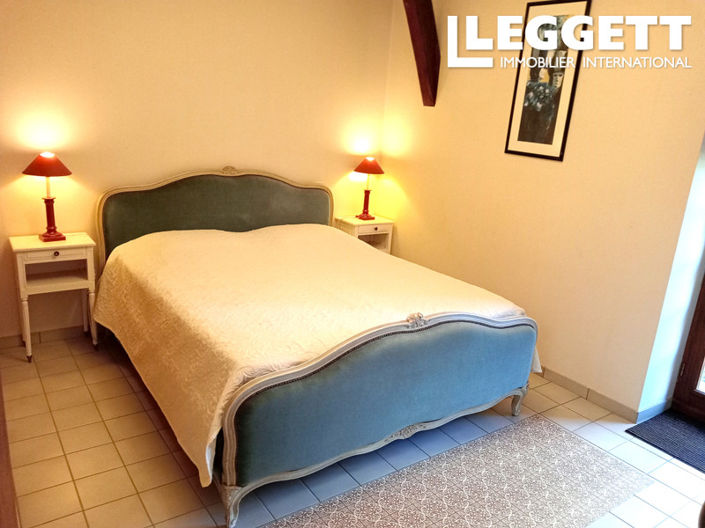 Image No.4-6 Bed House for sale