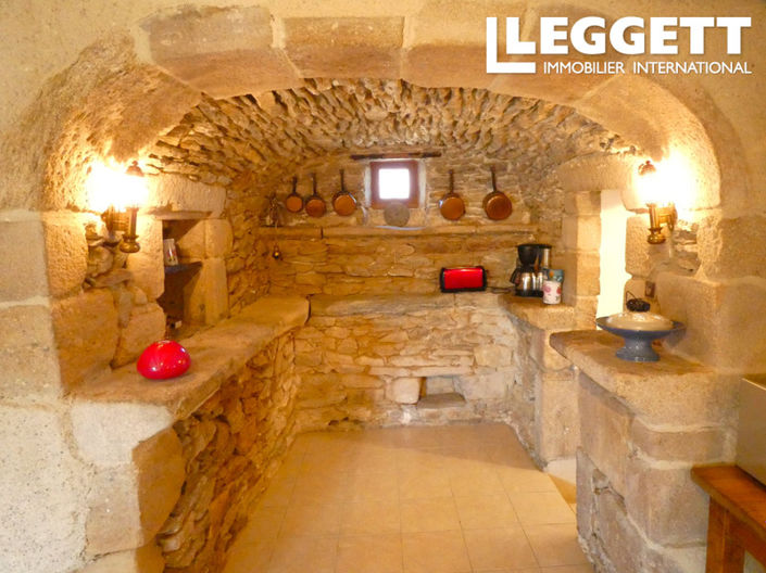 Image No.6-6 Bed House for sale