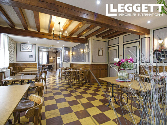 Image No.2-8 Bed House for sale