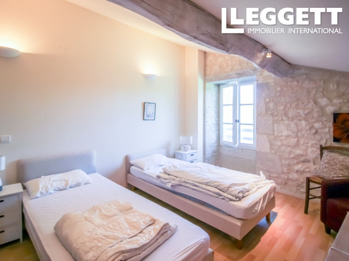 Image No.9-4 Bed House for sale