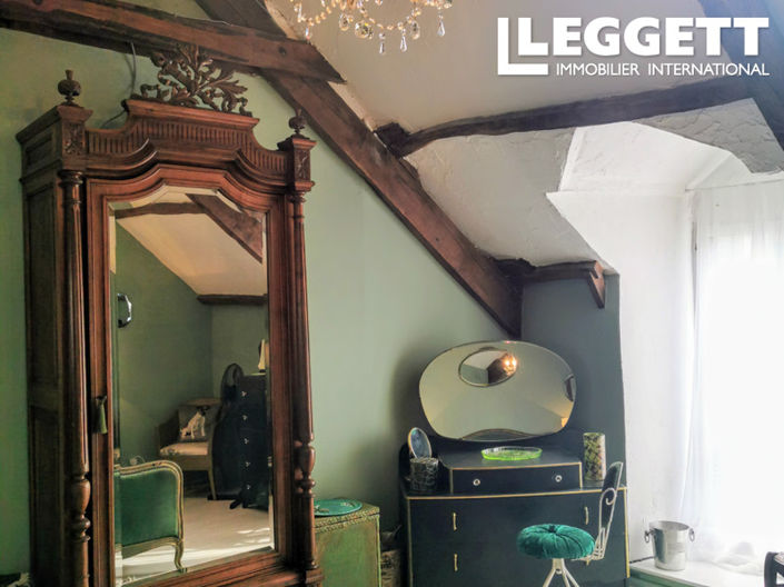 Image No.10-3 Bed House for sale