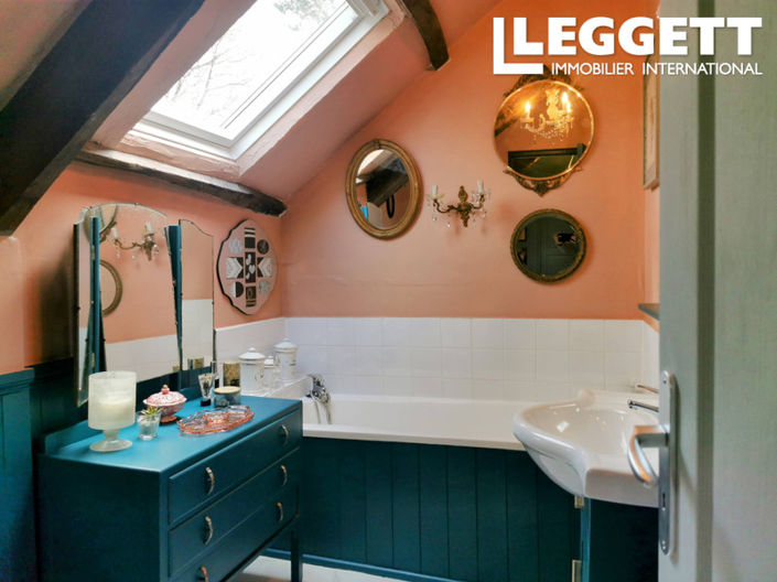 Image No.8-3 Bed House for sale