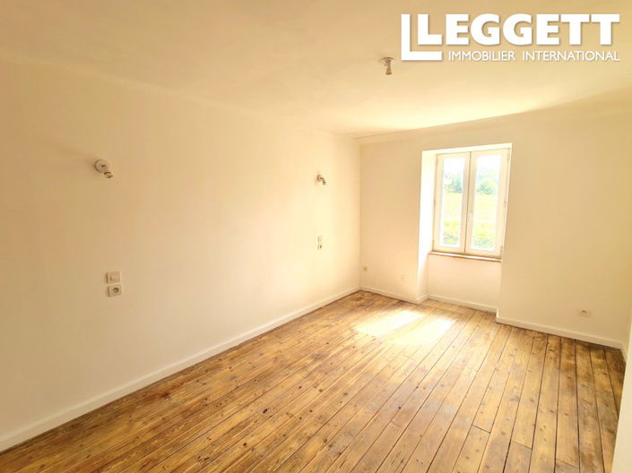 Image No.6-2 Bed House for sale