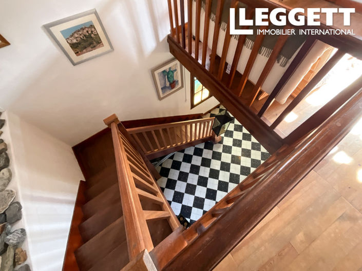 Image No.8-4 Bed House for sale