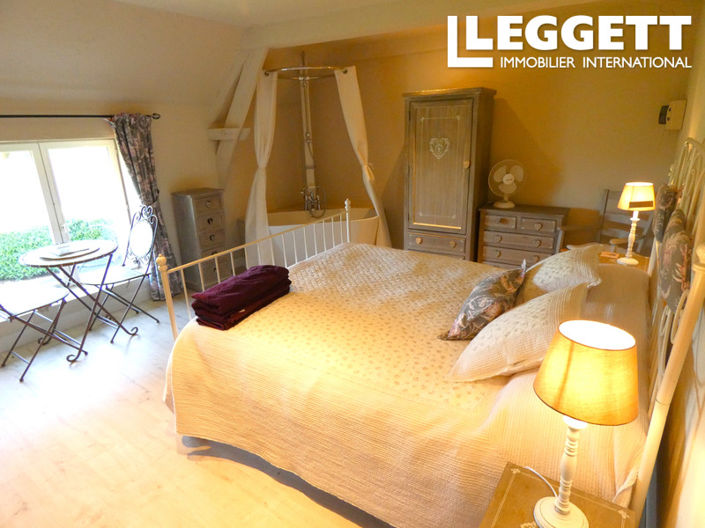 Image No.8-4 Bed House for sale