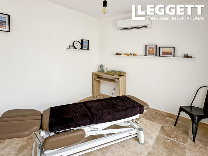 Image No.10-9 Bed House for sale