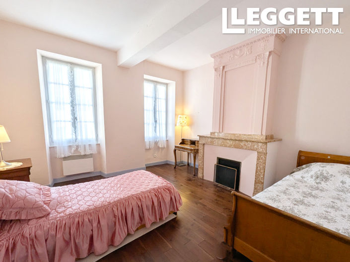 Image No.10-4 Bed House for sale