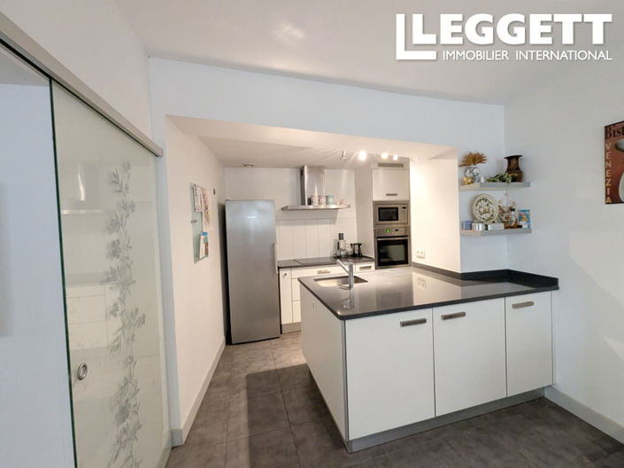 Image No.2-4 Bed House for sale