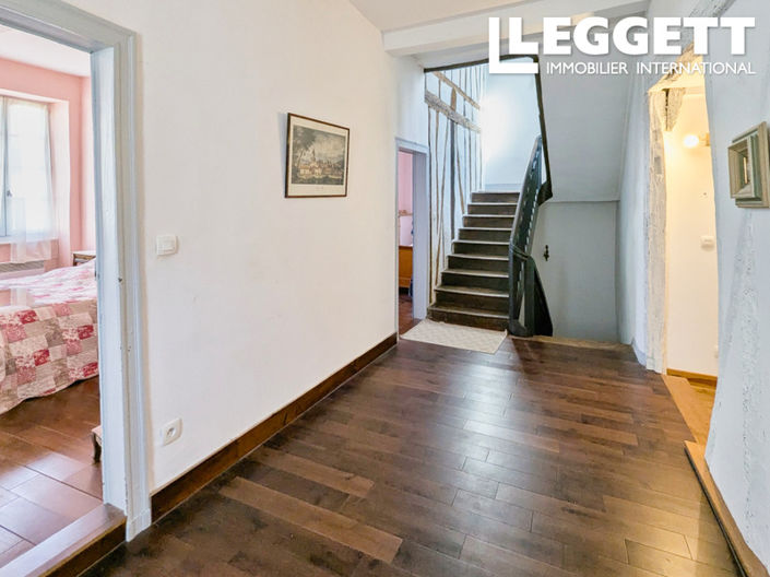 Image No.8-4 Bed House for sale