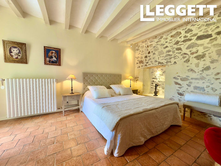 Image No.7-6 Bed House for sale