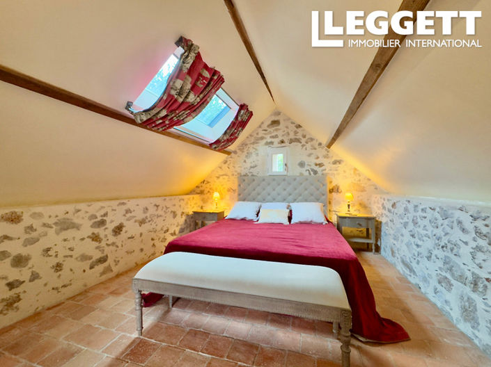 Image No.9-6 Bed House for sale