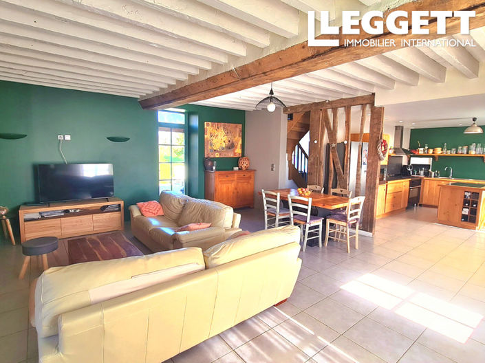 Image No.3-11 Bed Commercial for sale