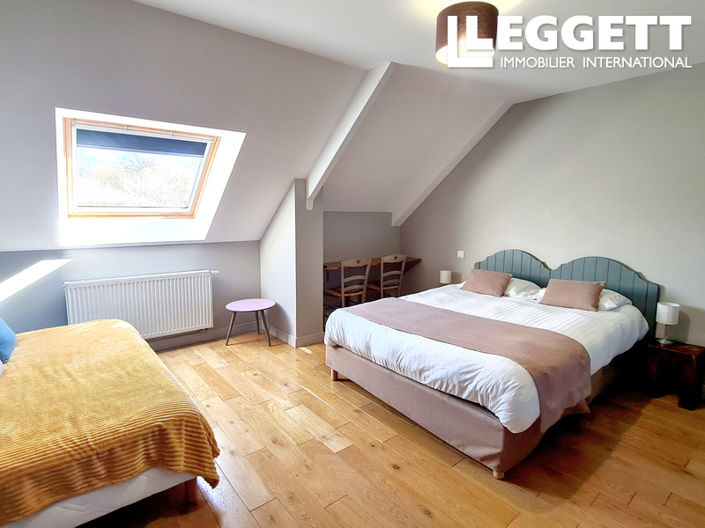 Image No.4-11 Bed Commercial for sale