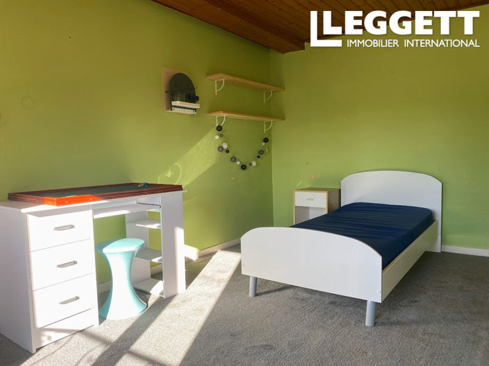 Image No.7-5 Bed House for sale