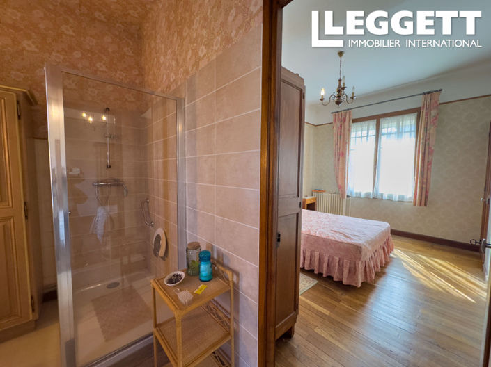 Image No.8-4 Bed House for sale