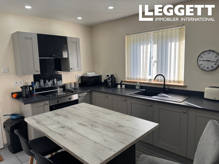 Image No.6-3 Bed House for sale