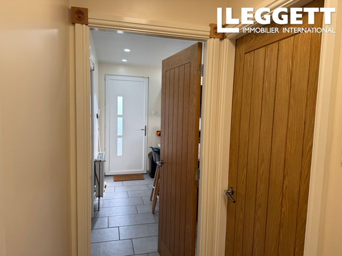 Image No.9-3 Bed House for sale