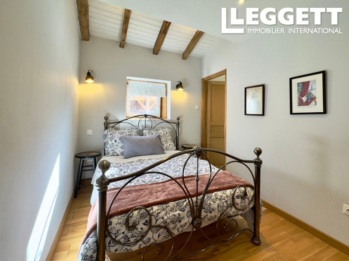 Image No.9-3 Bed House for sale