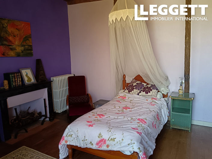 Image No.10-5 Bed House for sale