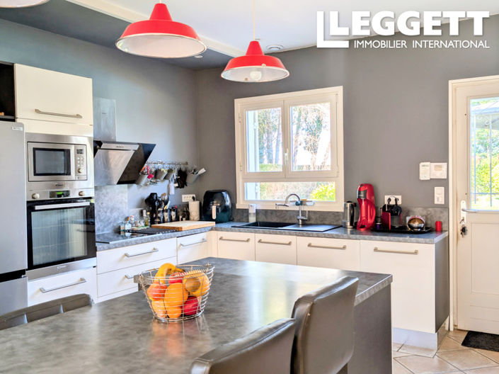 Image No.3-4 Bed House for sale