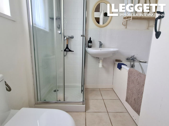 Image No.8-3 Bed House for sale