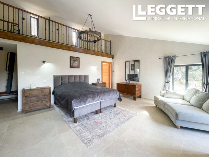 Image No.5-5 Bed House for sale