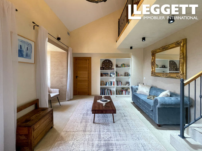 Image No.9-5 Bed House for sale