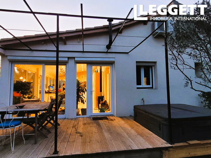 Image No.1-4 Bed House for sale