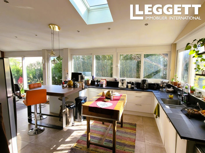 Image No.3-4 Bed House for sale