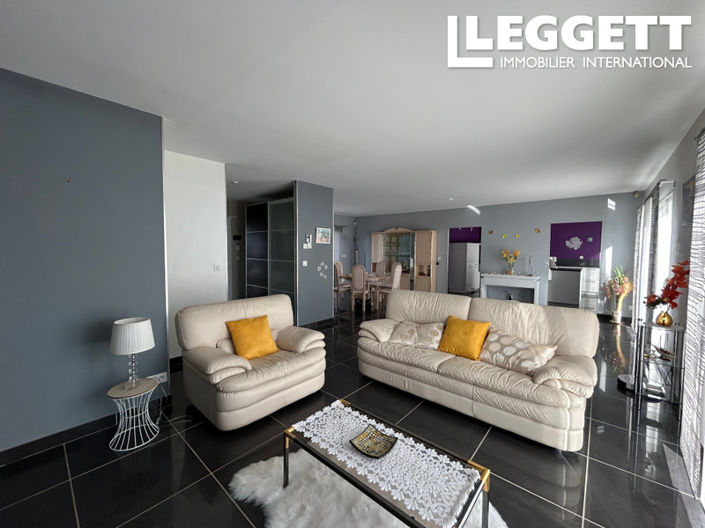 Image No.2-3 Bed House for sale