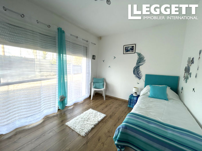 Image No.8-3 Bed House for sale