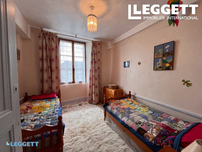 Image No.9-3 Bed House for sale