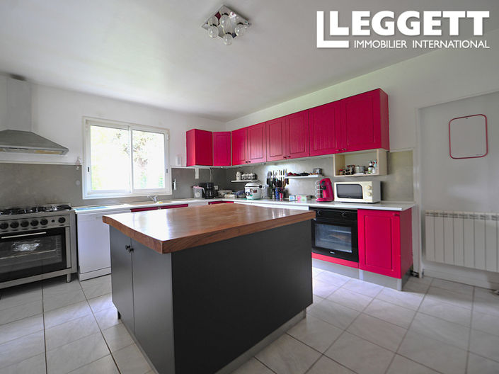 Image No.6-4 Bed House for sale