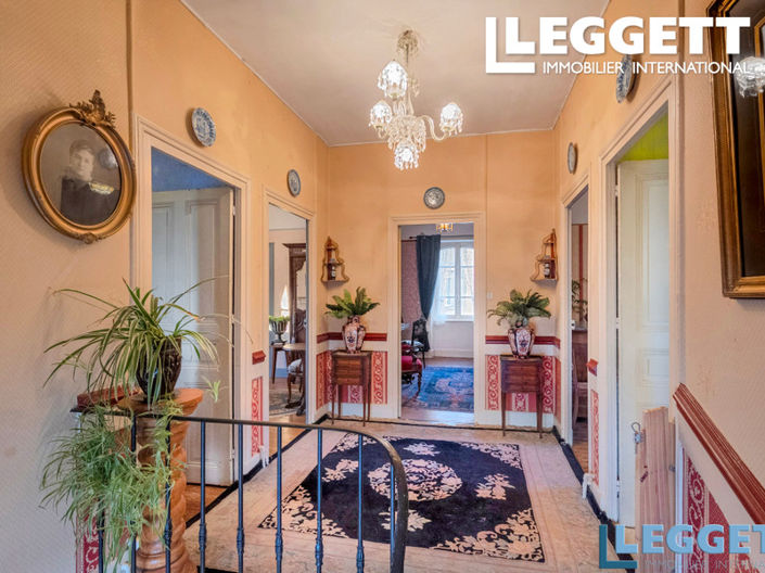 Image No.8-5 Bed House for sale