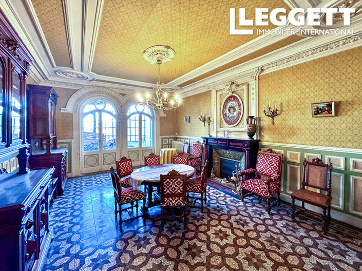 Image No.4-8 Bed House for sale