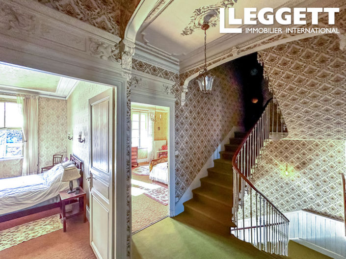 Image No.7-8 Bed House for sale