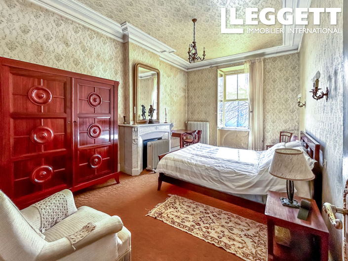 Image No.10-8 Bed House for sale