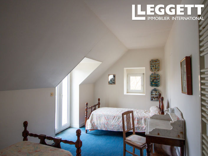 Image No.8-5 Bed House for sale