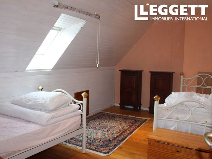 Image No.7-5 Bed House for sale