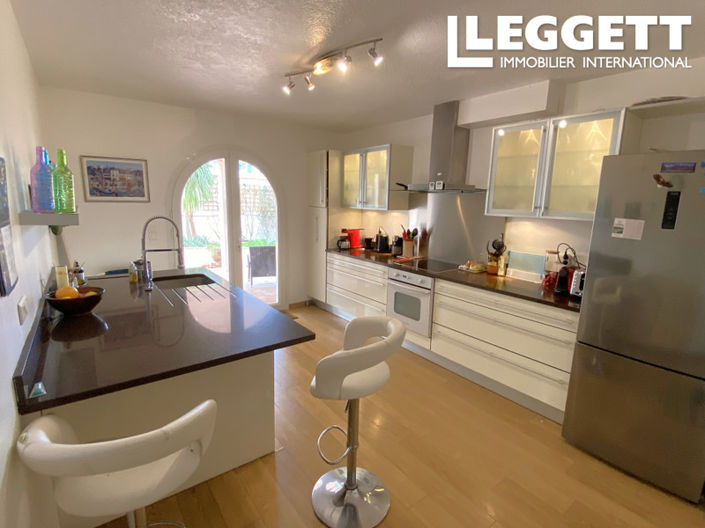 Image No.6-3 Bed House for sale