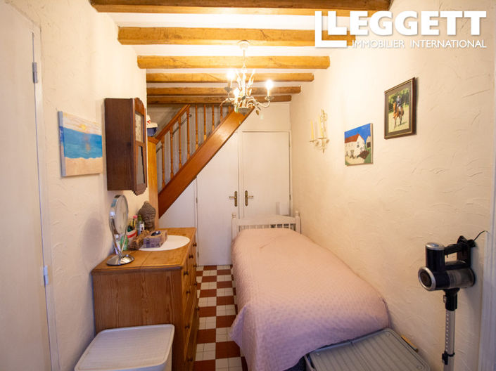 Image No.6-2 Bed House for sale